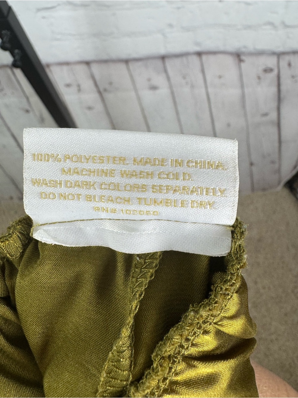 Official Taylor Swift Fearless (Taylor's Version) Gold Satin Pajama Set XL - Picture 13 of 13